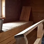 Lomamökit Ahmalammen Mökkikylä